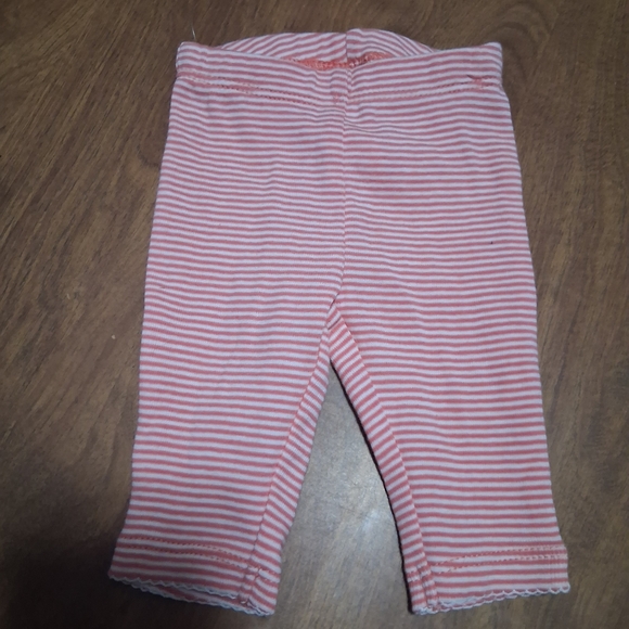 Carter's Baby Outfit with Floral Design - Picture 6 of 8